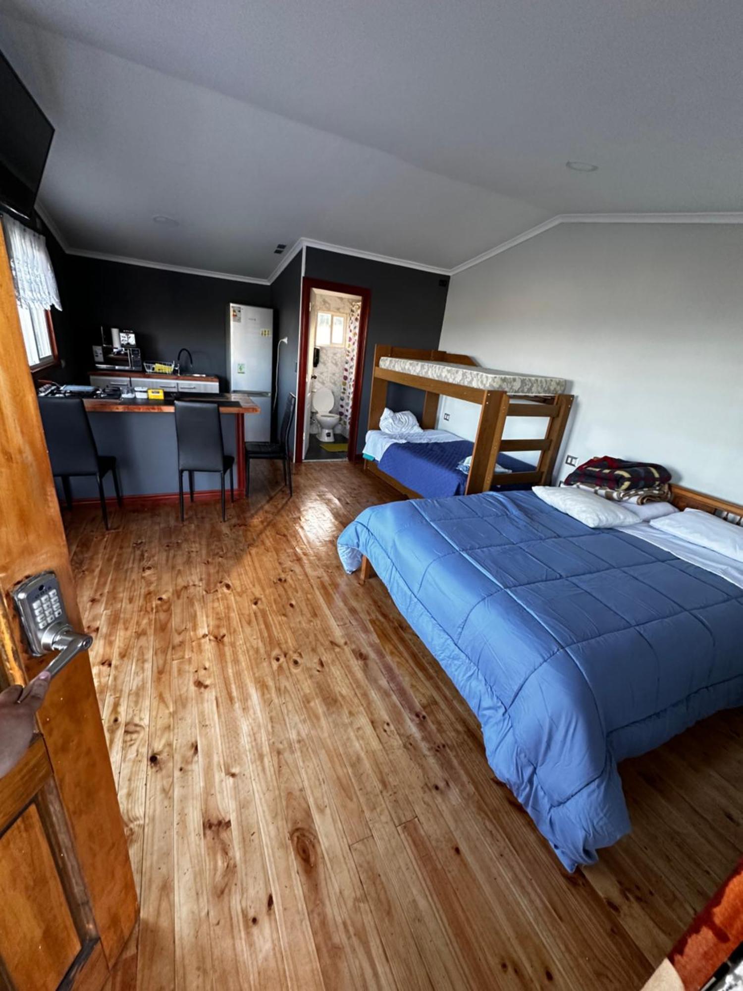 Hostal Y Cabanas Mirando Al Mar Puerto Montt Ngoại thất bức ảnh